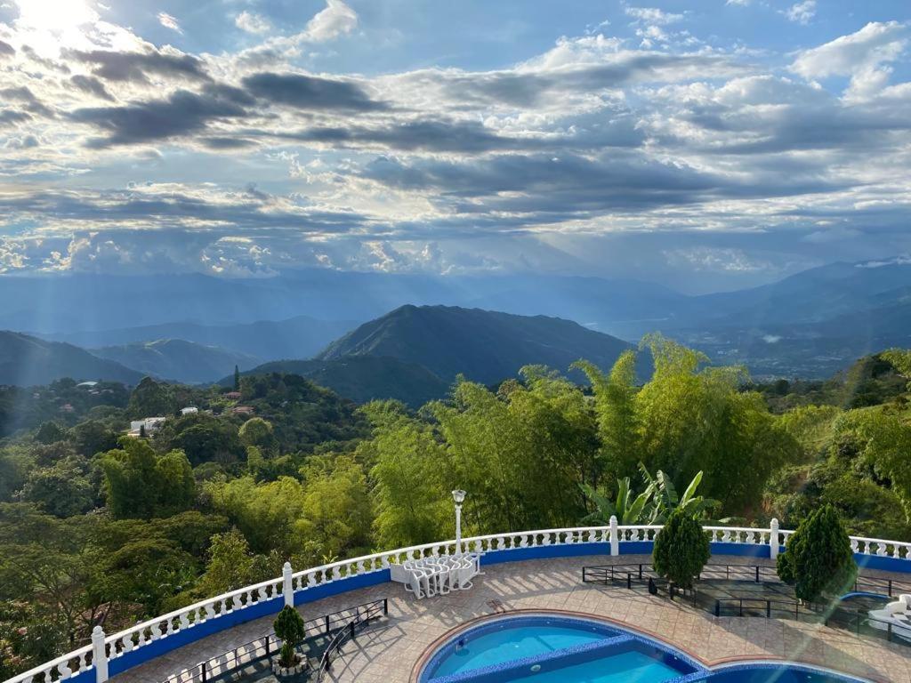Finca Los Alpes San Jerónimo Екстериор снимка