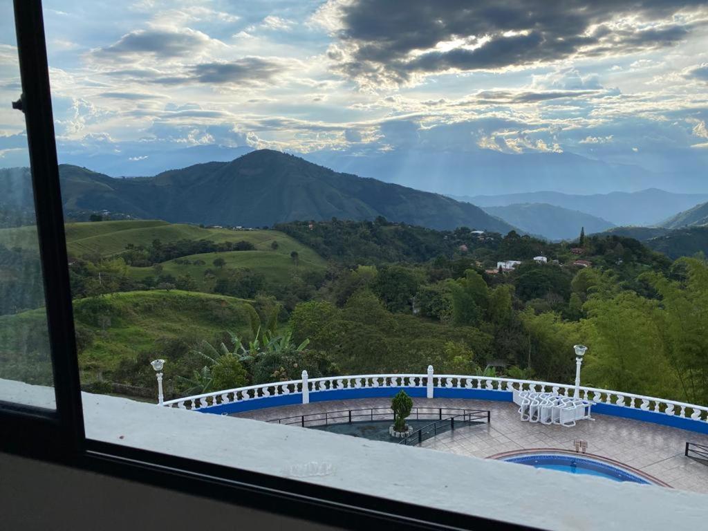 Finca Los Alpes San Jerónimo Екстериор снимка