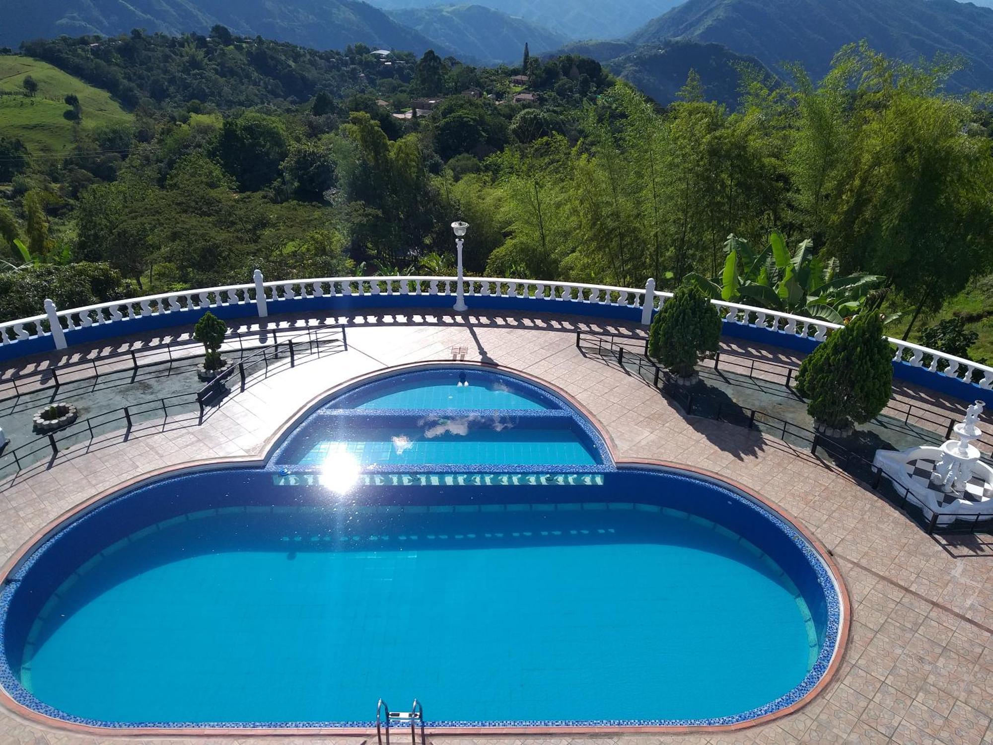 Finca Los Alpes San Jerónimo Екстериор снимка